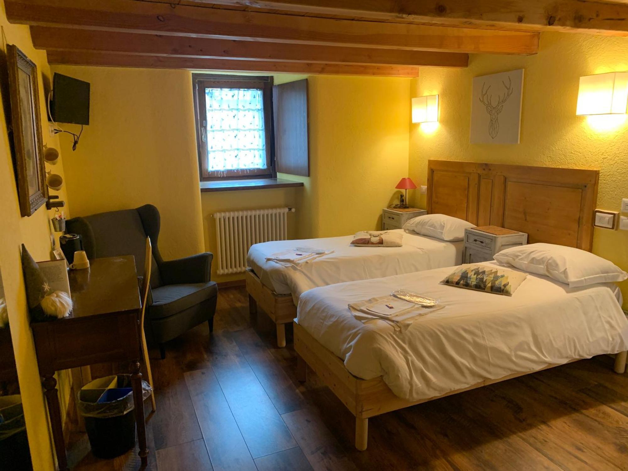 Bed and Breakfast Rifugio Lilla Ла-Тюйль Экстерьер фото